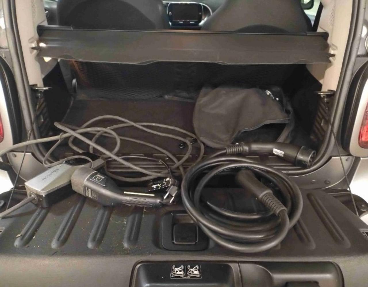 Smart fortwo EQ Mattrunner (22kW) iva esposta