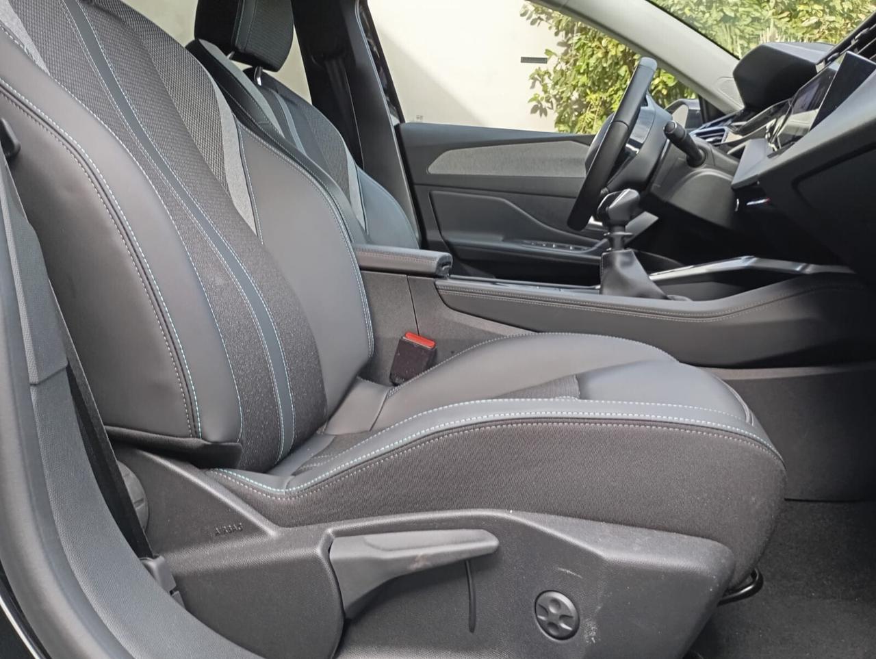 Peugeot 308 Hybrid 136 e-DCS6 Allure