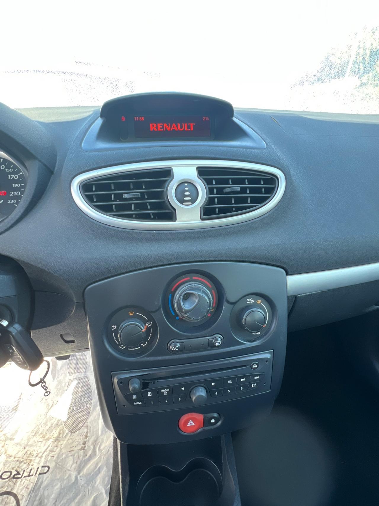 Renault Clio 1.2 16V 5 porte Luxe