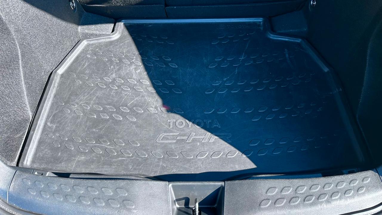 Toyota C-HR 1.8 Hybrid E-CVT Lounge PERFETTA leggi testo