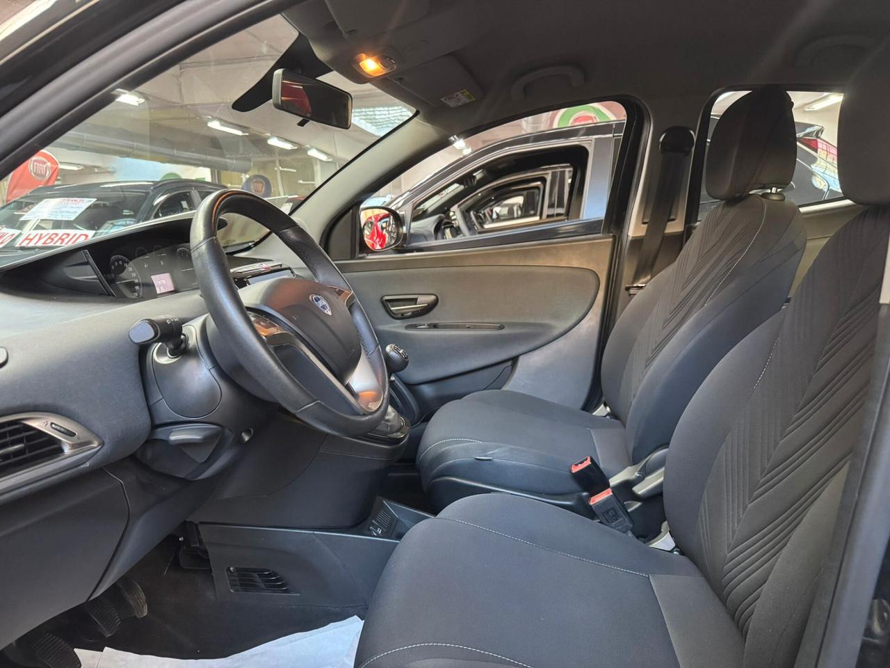 Lancia Ypsilon 1.0 FireFly 5 porte S&S Hybrid Ecochic Gold
