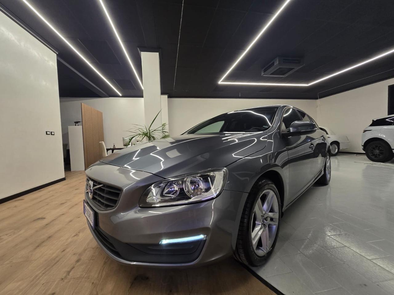 Volvo V60 D5 Geartronic Summum