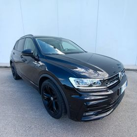 Volkswagen Tiguan AUTO 4MOTION R-LINE