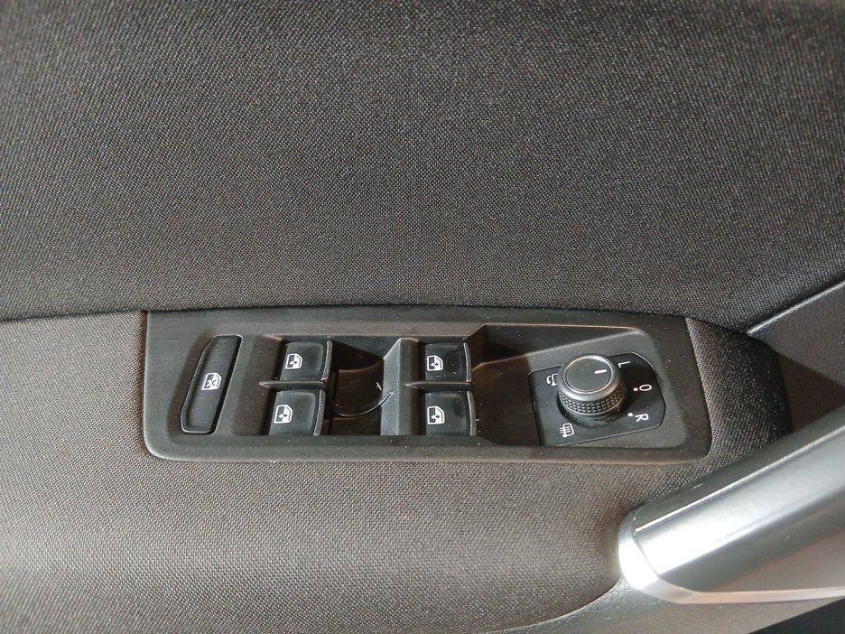 VOLKSWAGEN Touran 3ª serie - Touran 1.6 TDI 115 CV SCR DSG Comfortline BlueMotion Tech. 7P