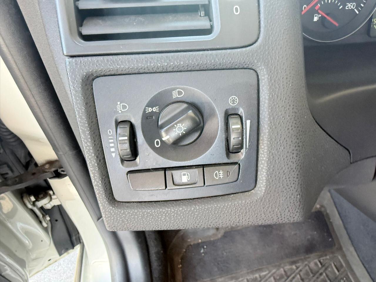 Volvo V50 D2 R-design