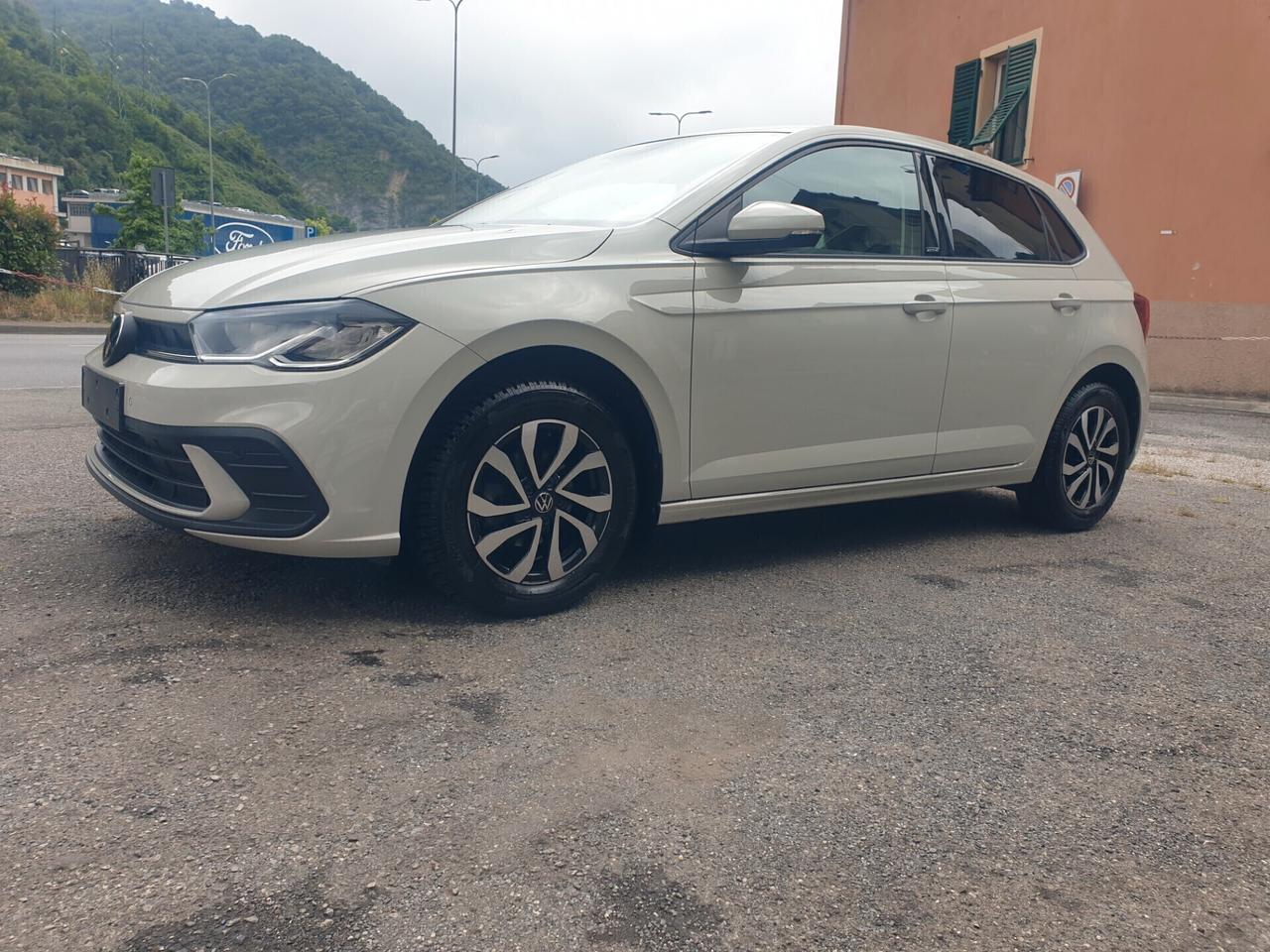 Volkswagen Polo 1.0 active