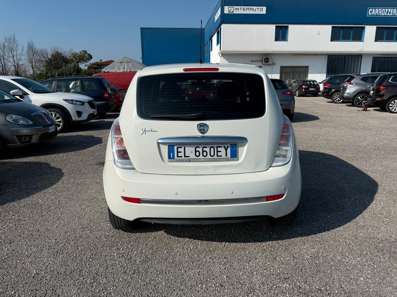 Lancia Ypsilon 1.2 69 CV Unyca