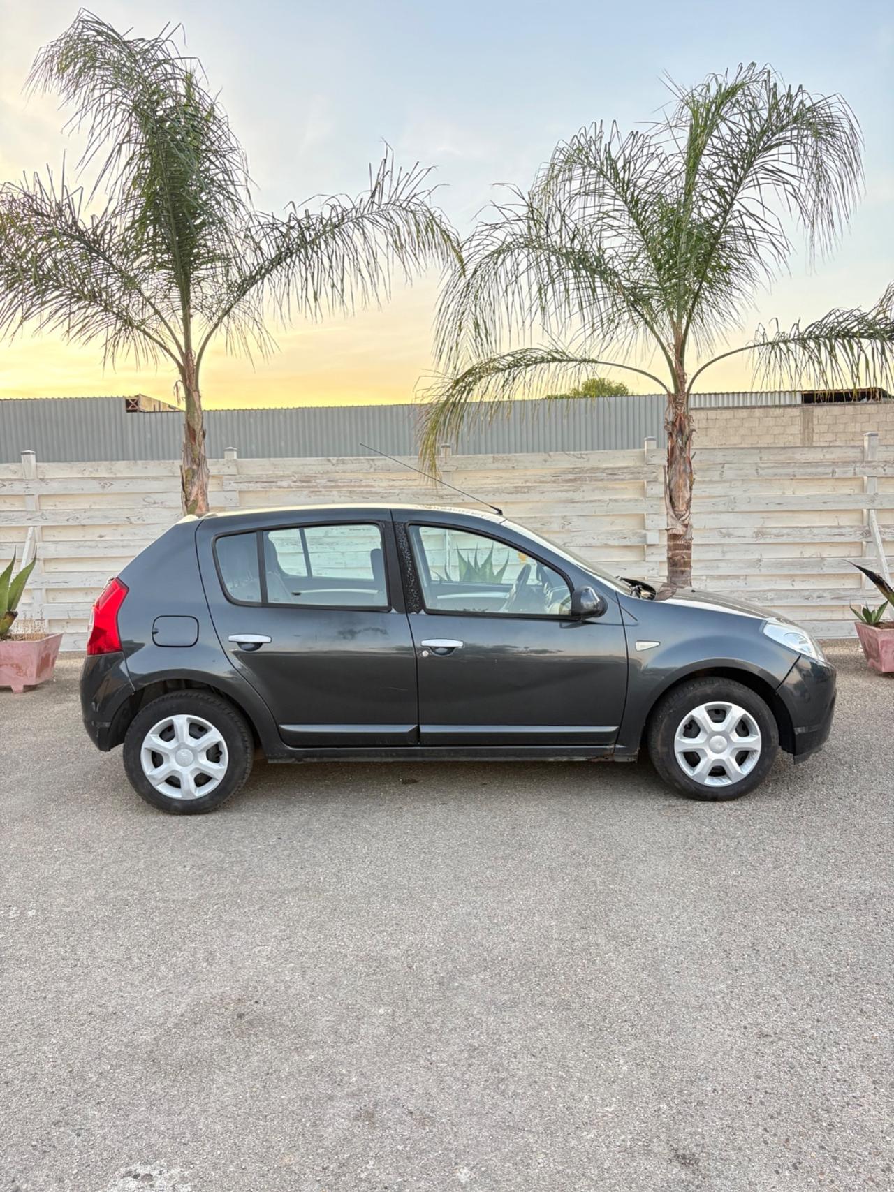 Dacia Sandero 1.4 GPL casa madre adatta a neo patentati