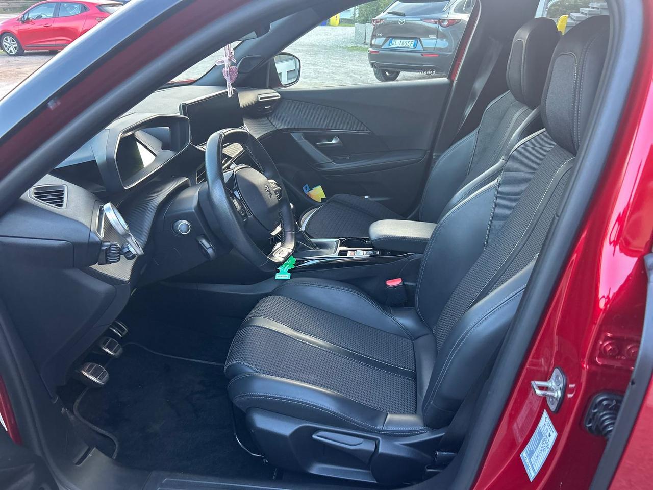 Peugeot 2008 GT 1.5 Blue HDI 110 #7750