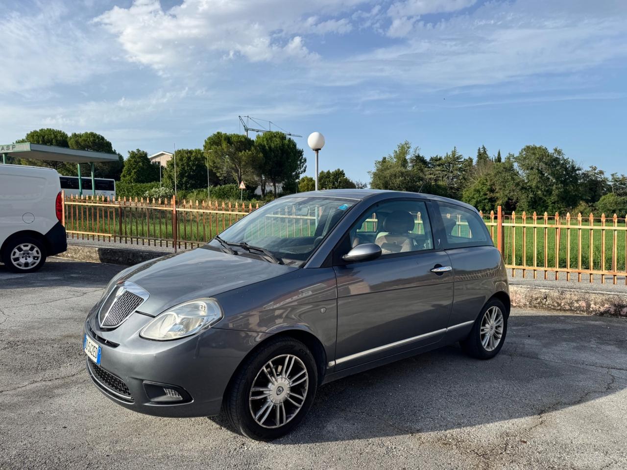 Lancia Ypsilon 1.3 MJT 90 CV Platino