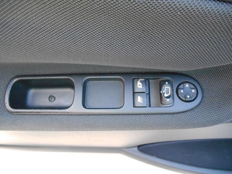 Peugeot 207 1.6 HDI CABRIO X NEOPATENTATI