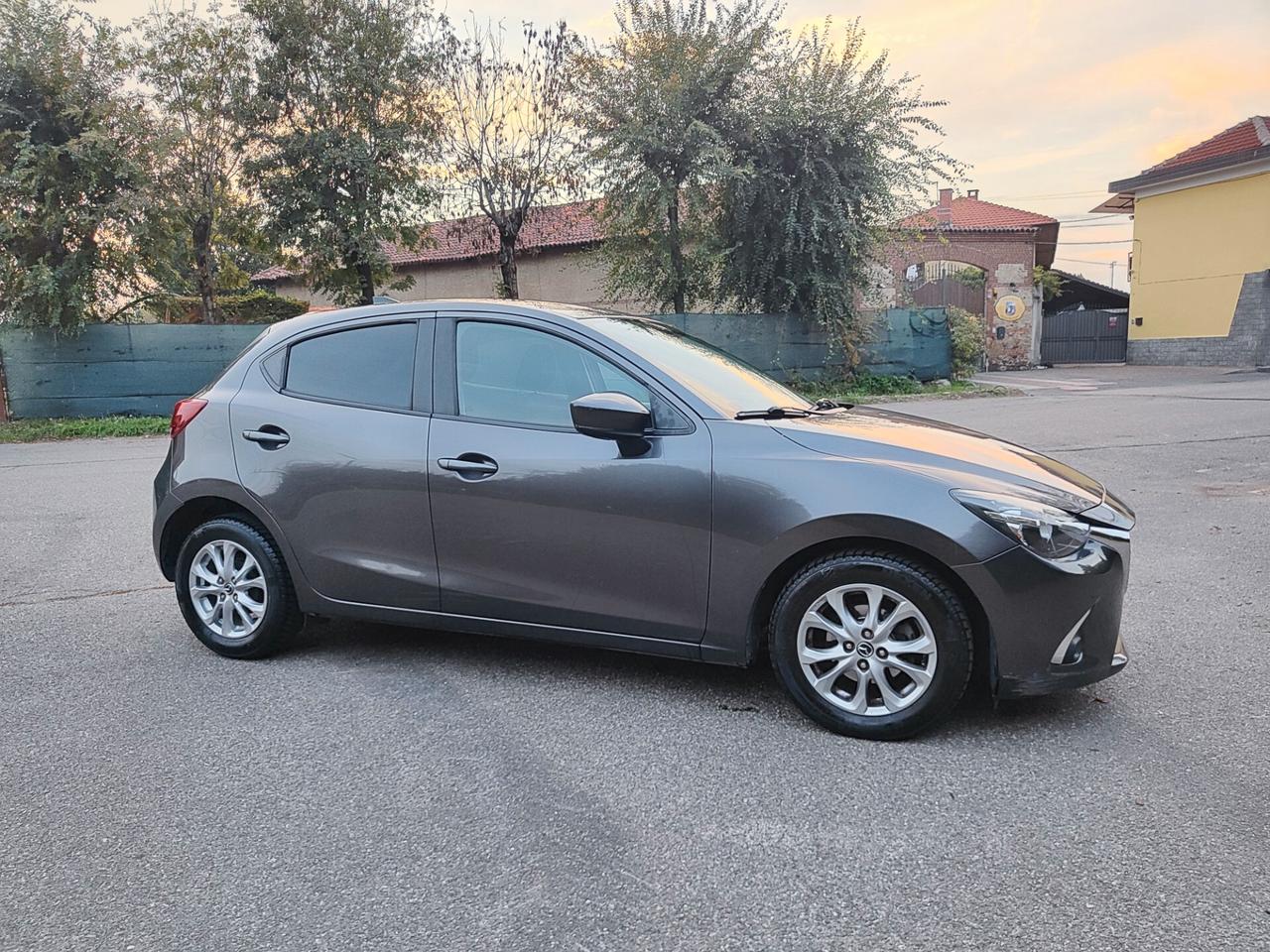 Mazda 2 benzina 5 porte