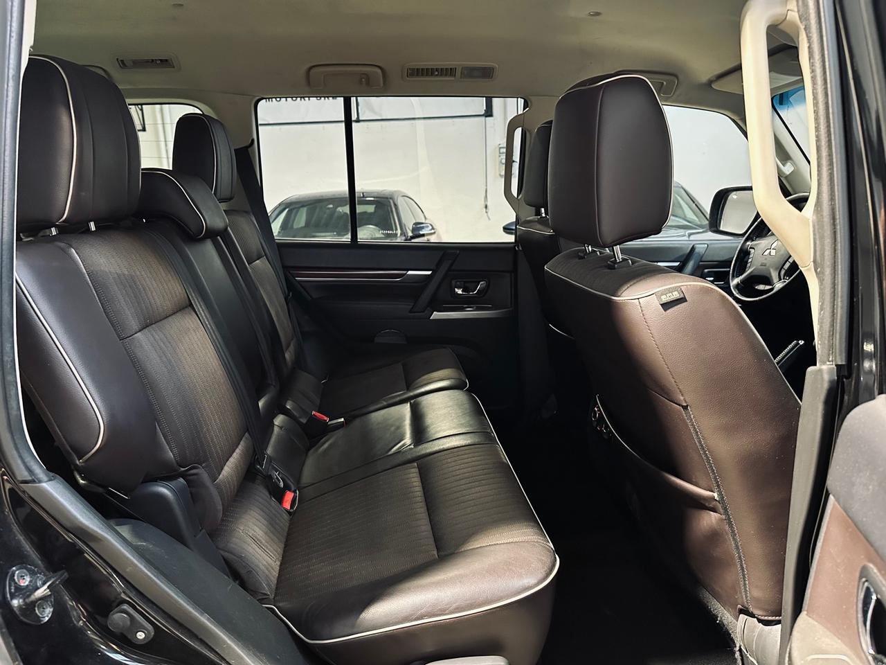 Mitsubishi Pajero 3.2 DI-D 16V Instyle 7 POSTI - RIDOTTE