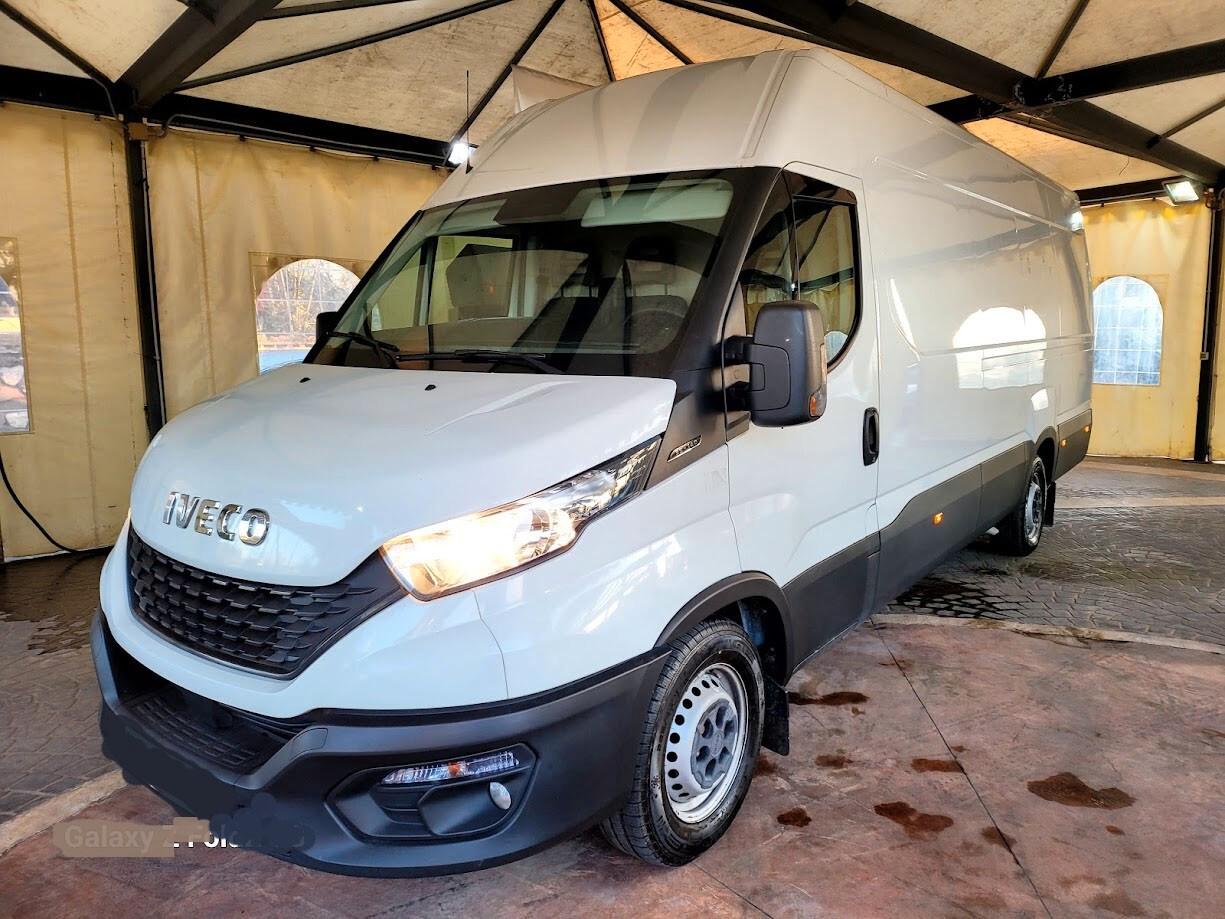 IVECO FURGONE CASSONATO
