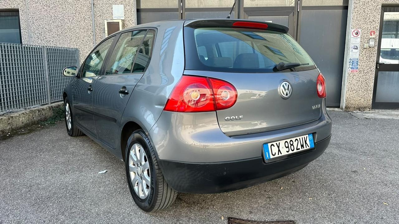 Volkswagen Golf 1.6 16V FSI 5p. Comfortline