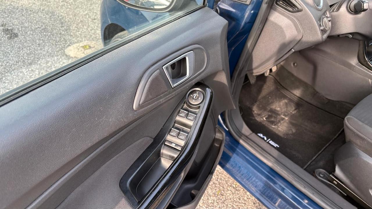 Ford Fiesta 1.4 5 porte Bz.- GPL