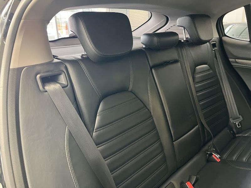 Alfa Romeo Stelvio 2.2 Turbo Diesel 210CV AT8 Q4 Business