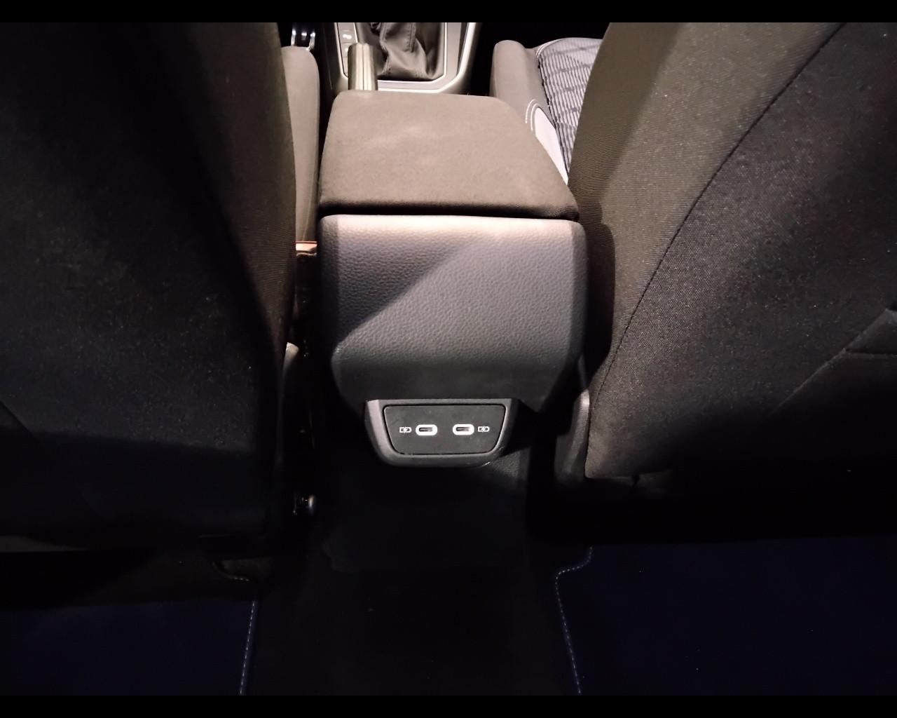 VOLKSWAGEN Taigo - Taigo 1.5 tsi R-Line 150cv dsg