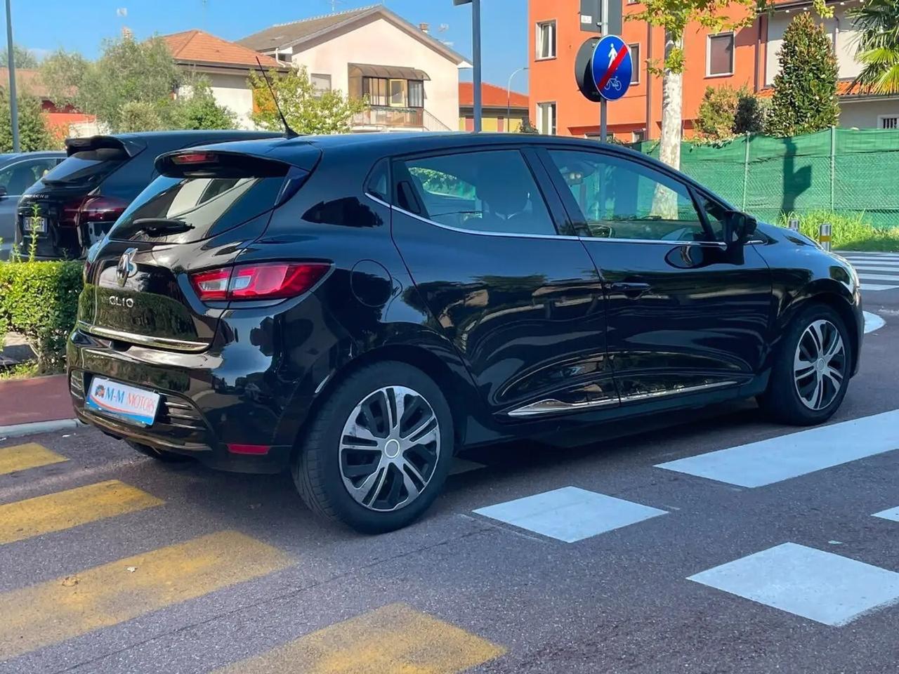 Renault Clio 1.2 75 CV 5 porte
