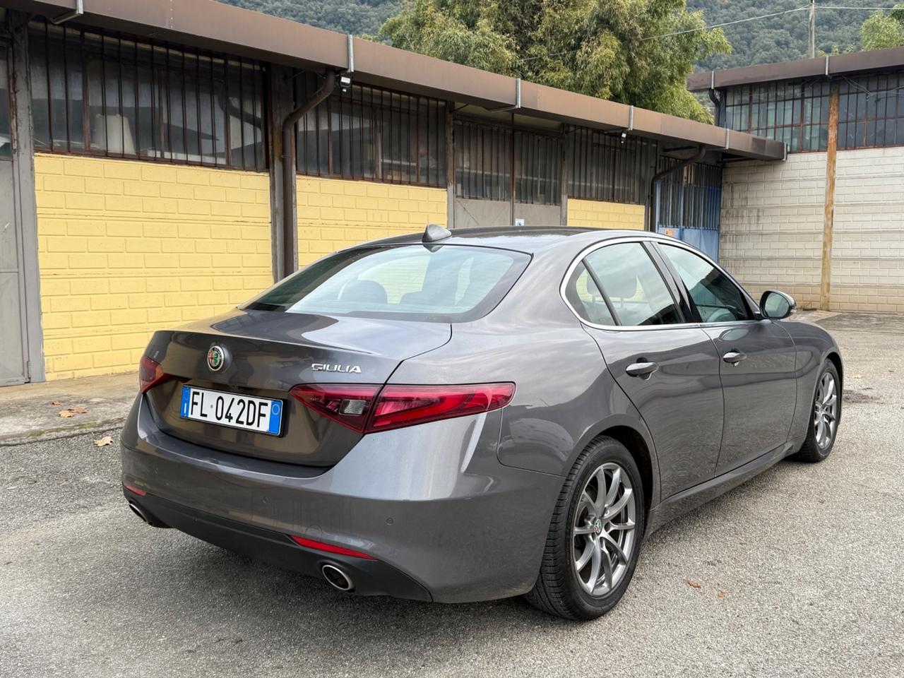 Alfa Romeo Giulia 2.2 Turbodiesel 180 CV Business Sport