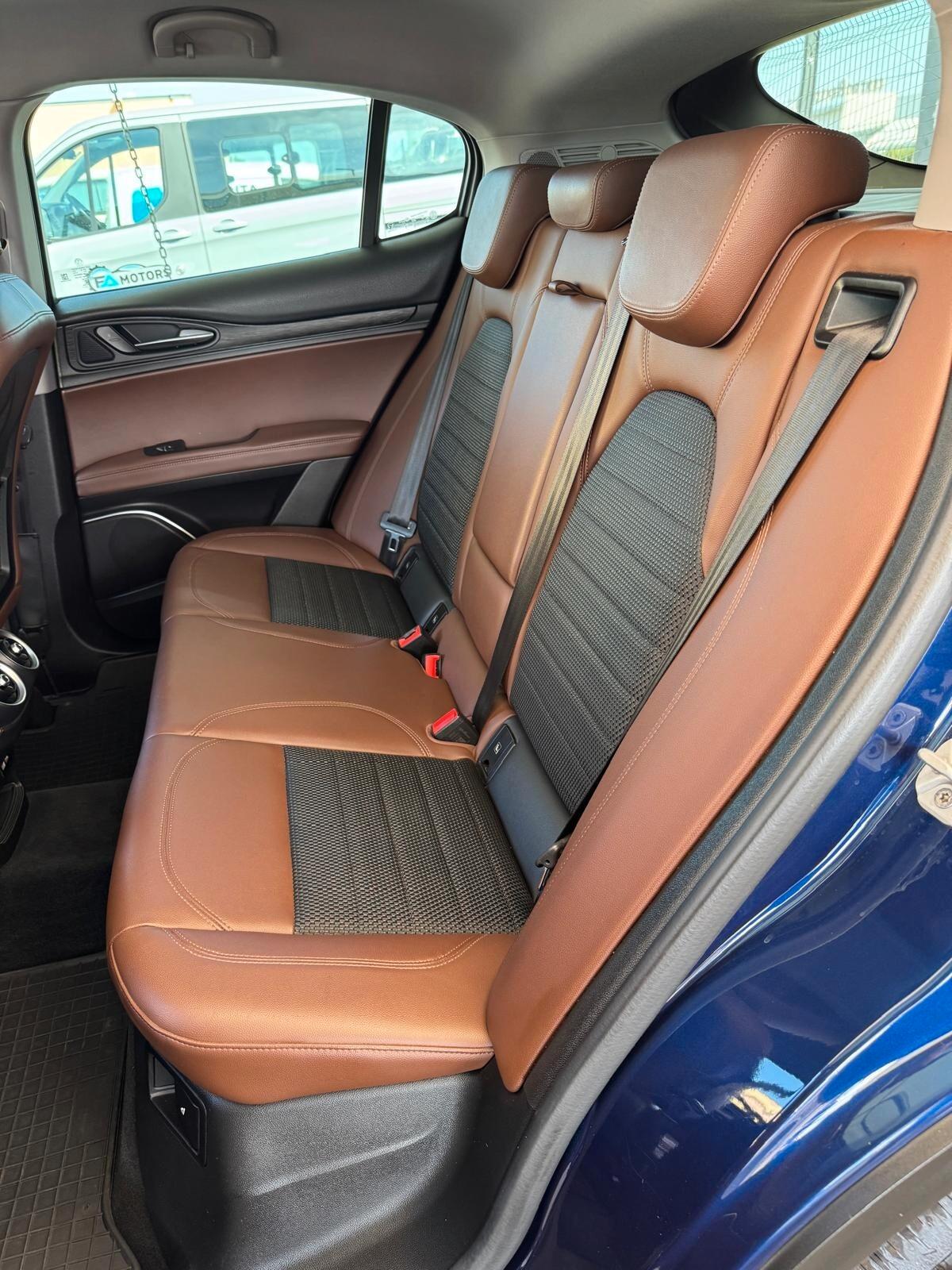 Alfa Romeo Stelvio 2.2 Turbodiesel AT8 RWD Business