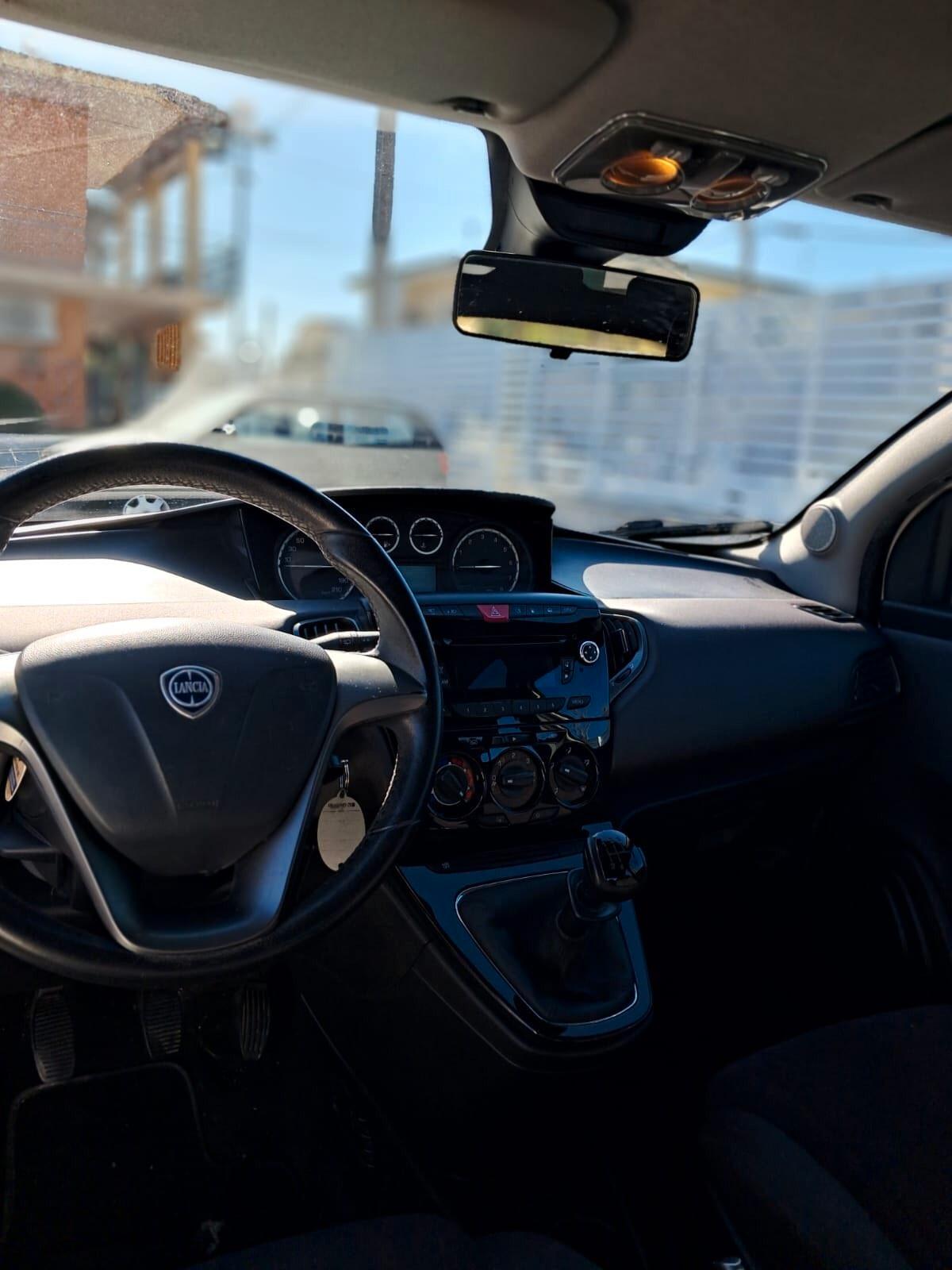 Lancia Ypsilon 1.2 69 CV 5 porte GPL Ecochic Gold