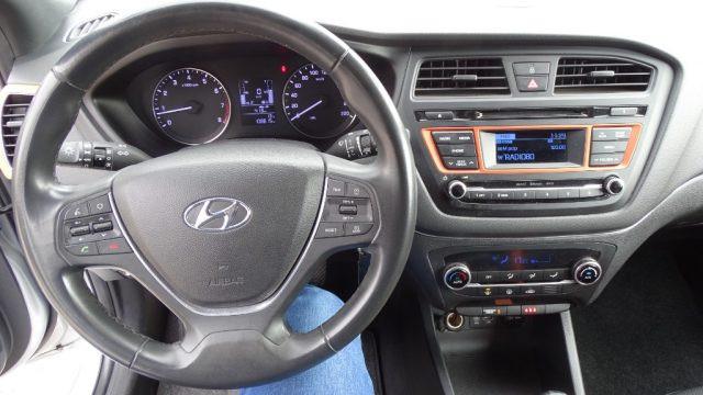 HYUNDAI i20 Coupé 1.2 84 cv, 3p, "Sport", Garanzia...