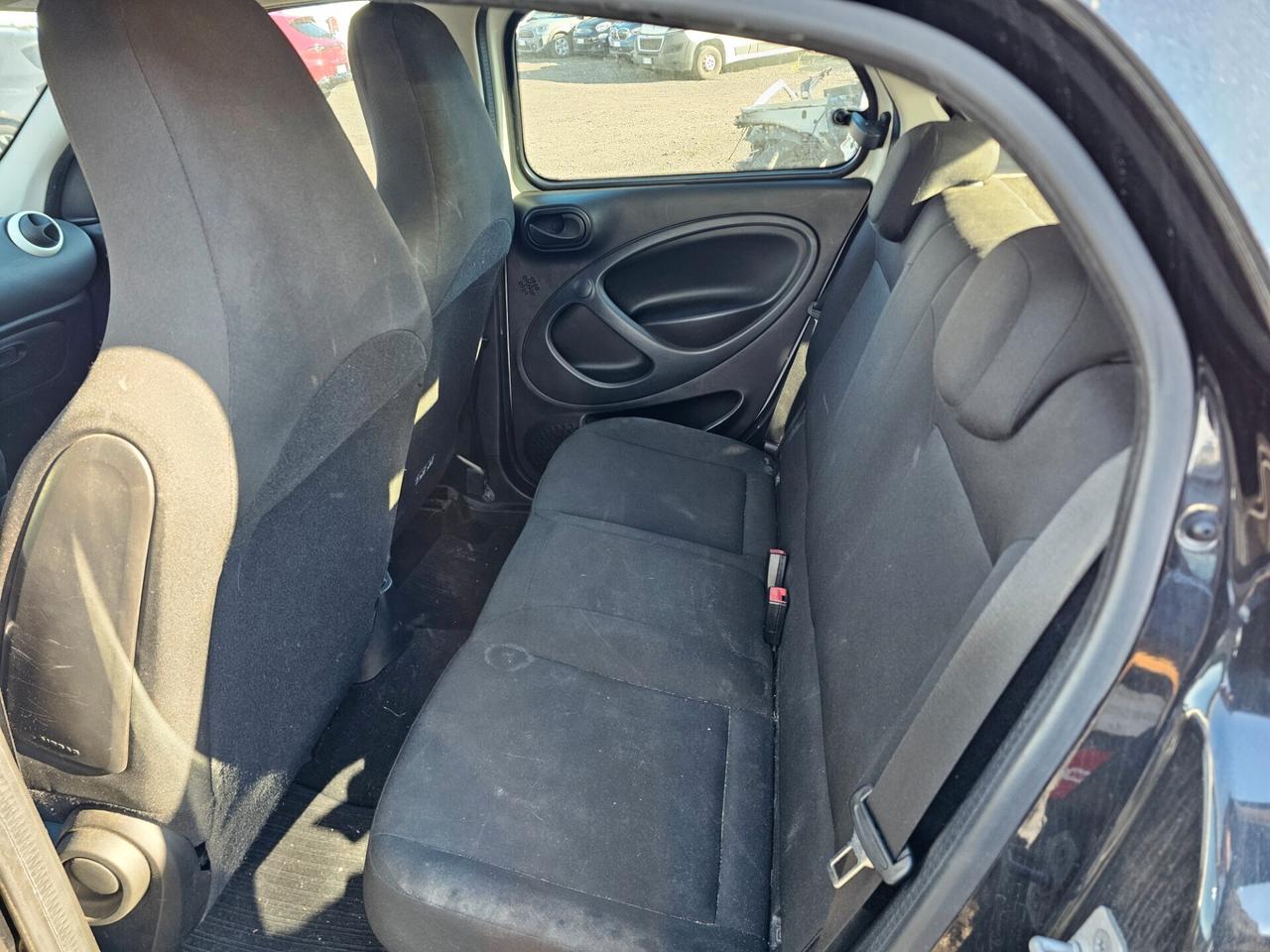 SINISTRATA Smart ForFour 70 1.0 Passion