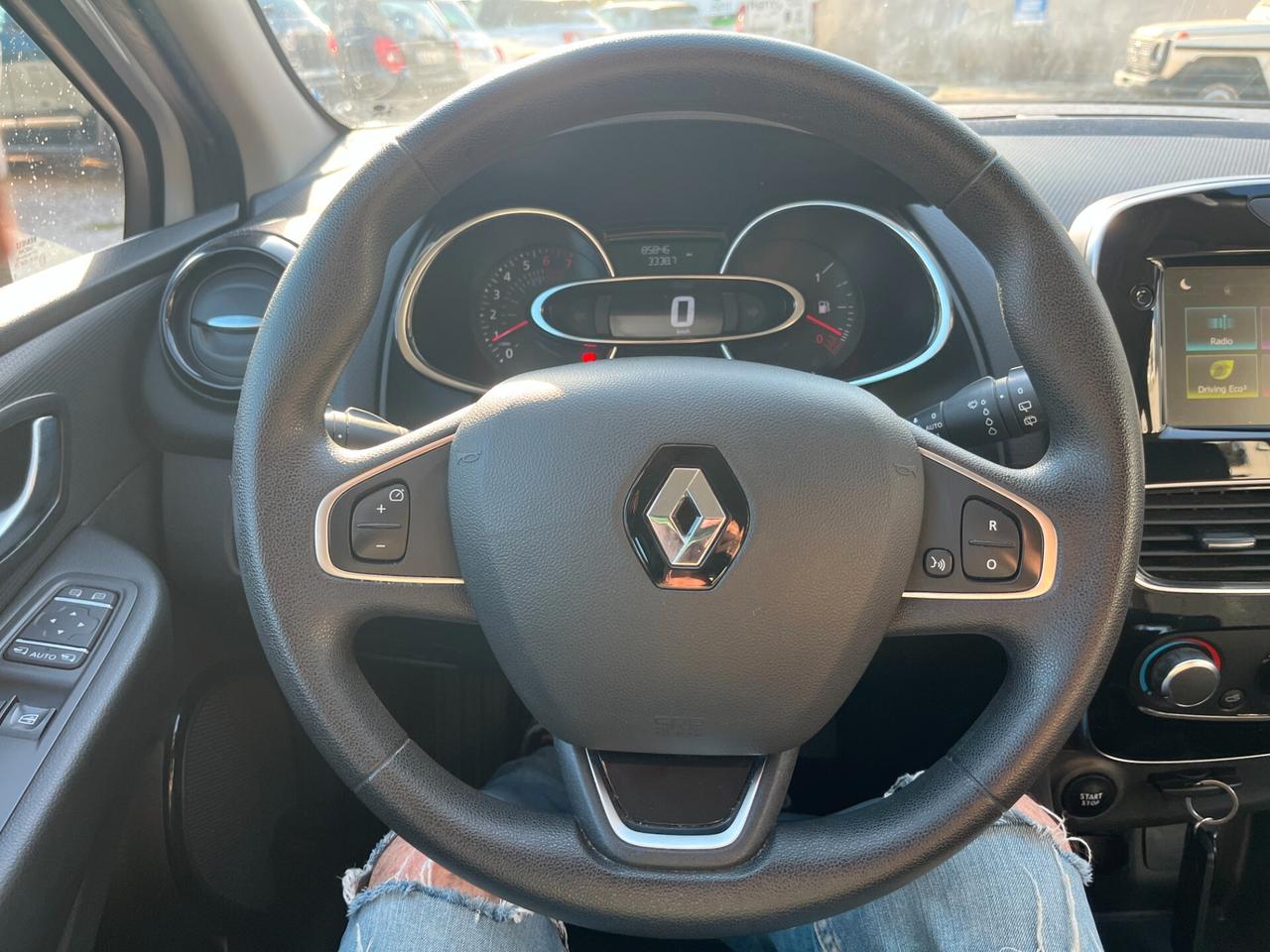 Renault Clio TCe 12V 75 CV 5 porte Moschino Intens