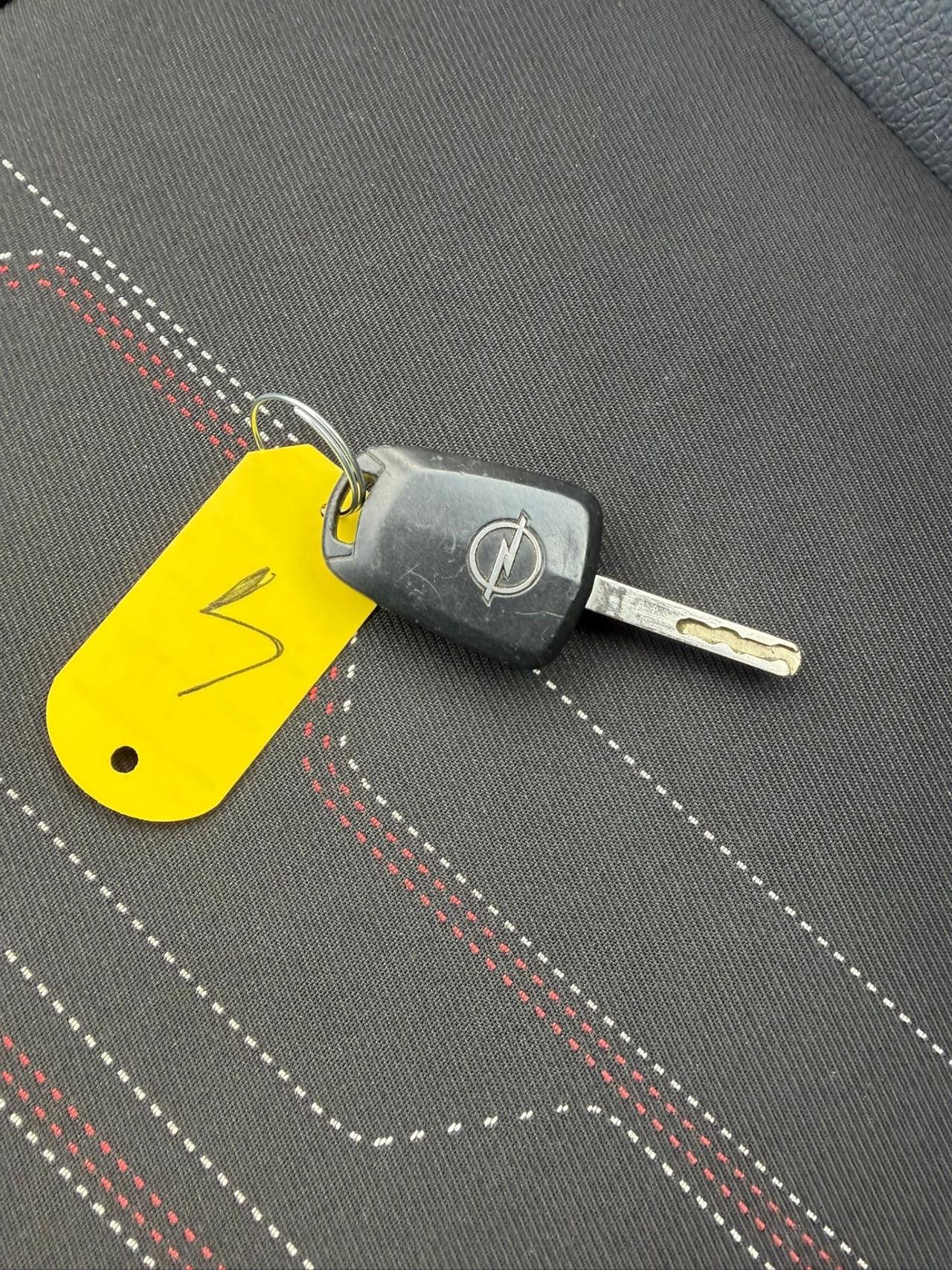 Opel Corsa 1.2 3p 172000 km