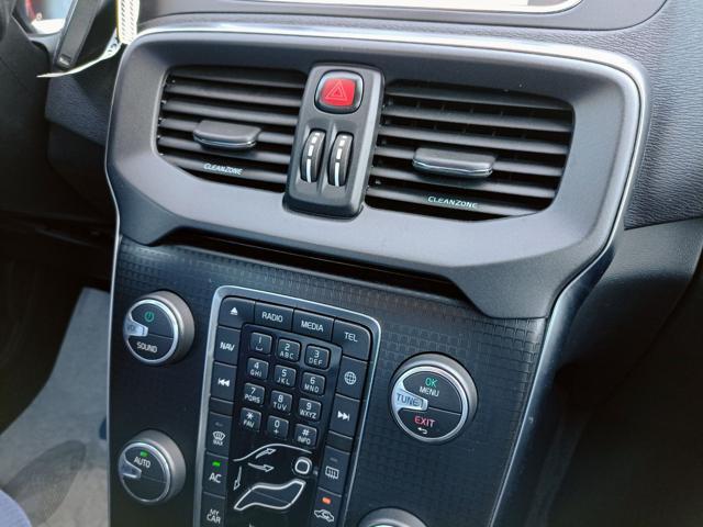 VOLVO V40 D2 Geartronic R-design