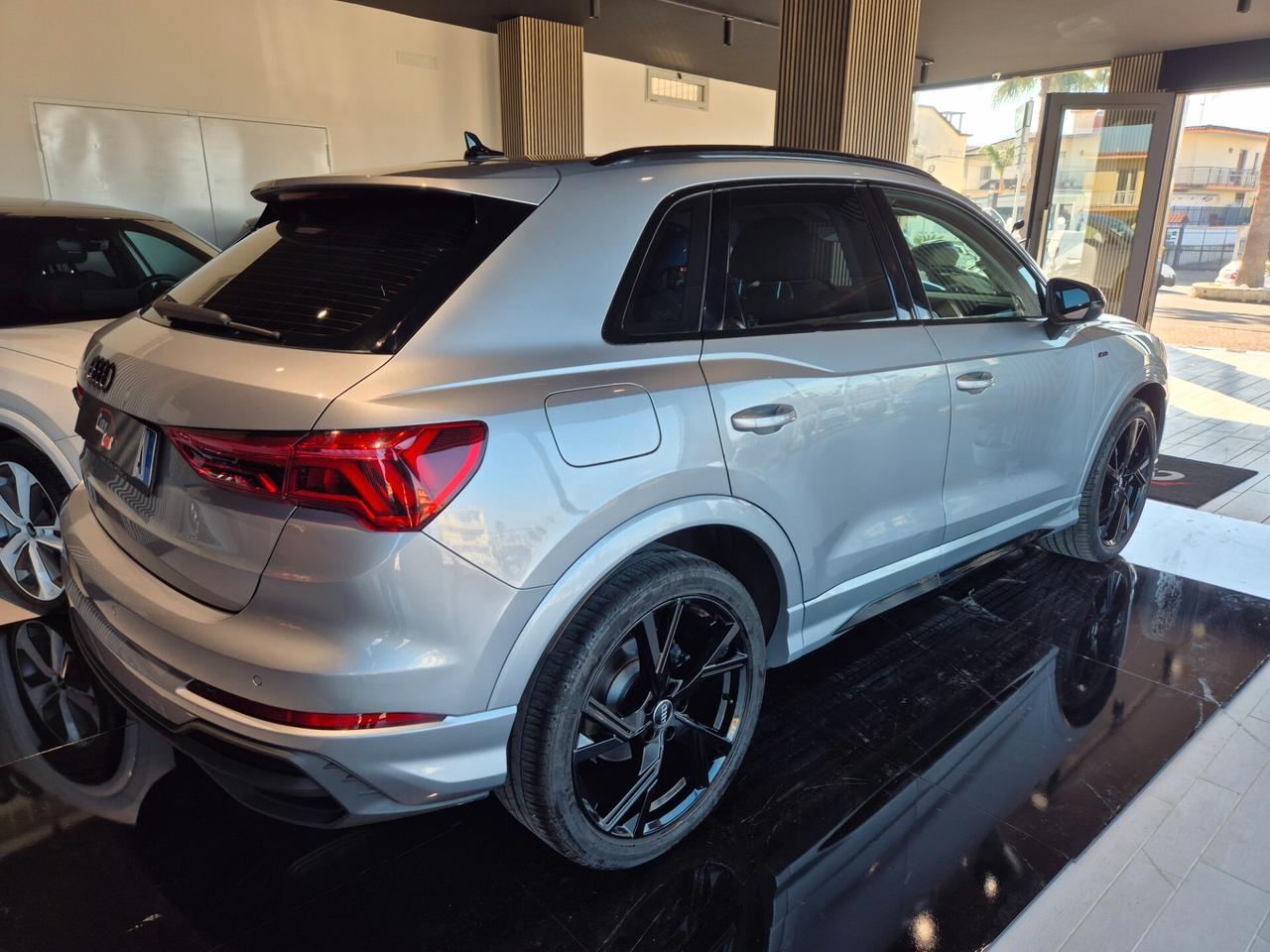 Audi Q3 35 TDI S tronic Sline edition IDENTITY BLACK