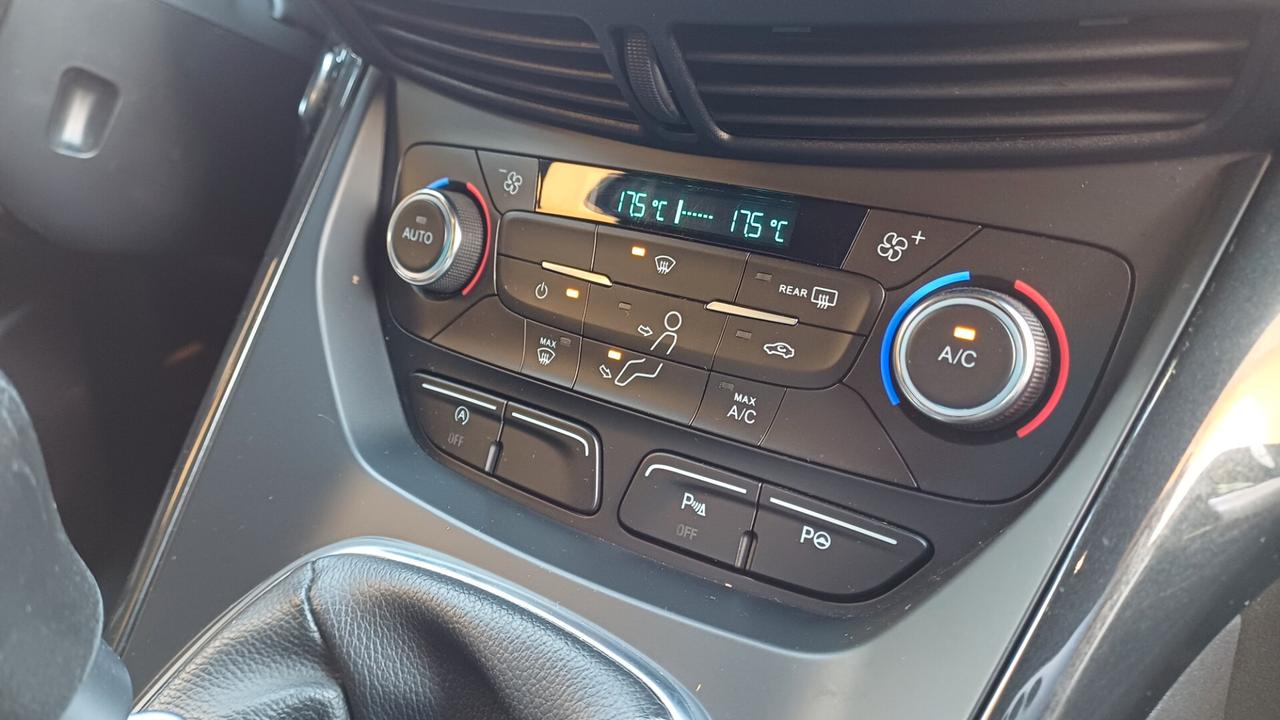 Ford Kuga 1.5 TDCI 120 CV S&S 2WD ST-Line