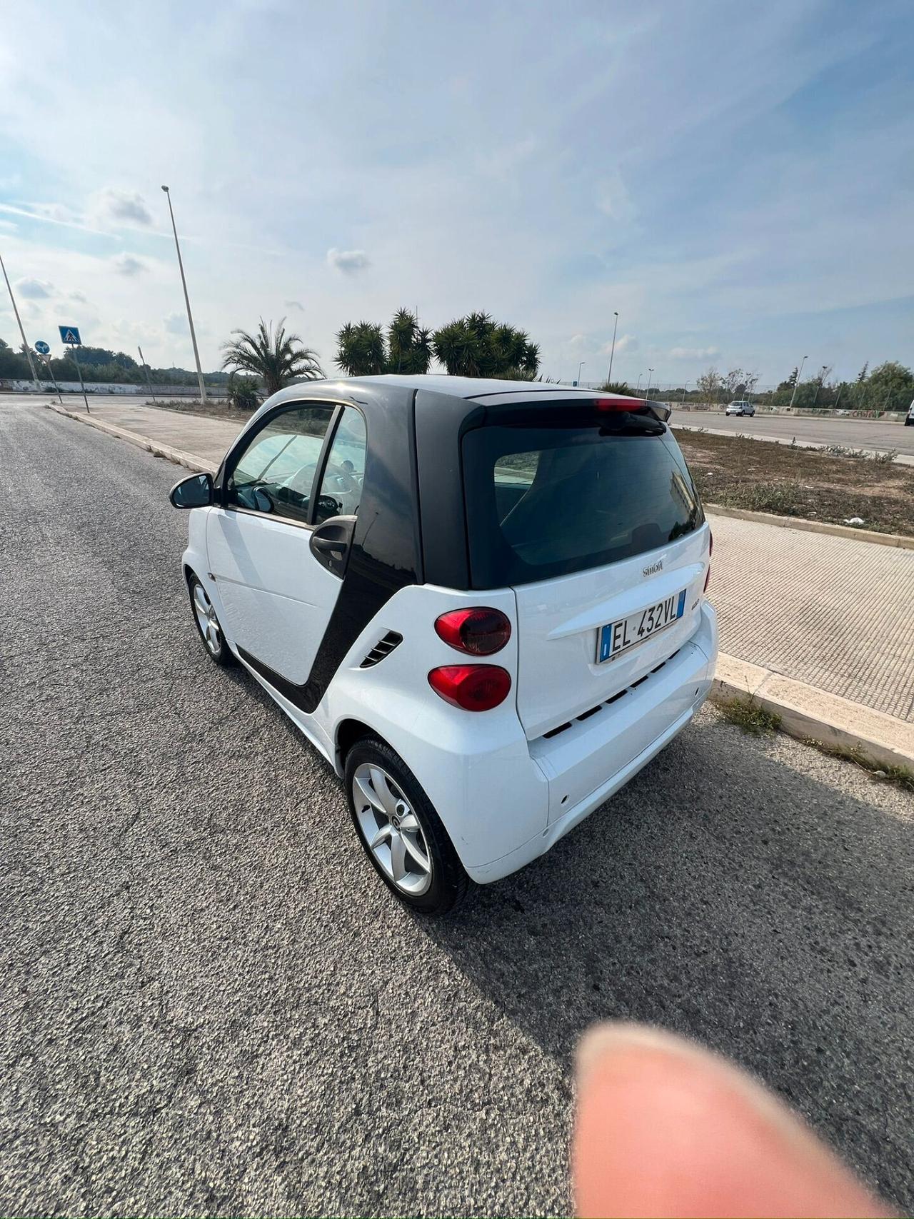 Smart ForTwo 1000 52 kW coupé passion - 2012