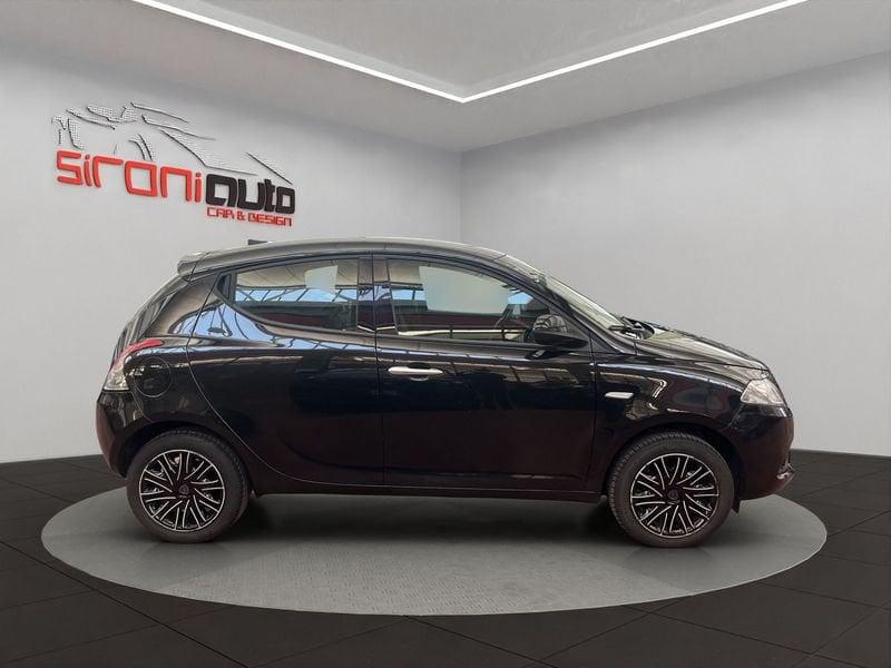 Lancia Ypsilon Ypsilon 1.0 firefly hybrid Silver s&s 70cv - PROMO SIRONIAUTO+