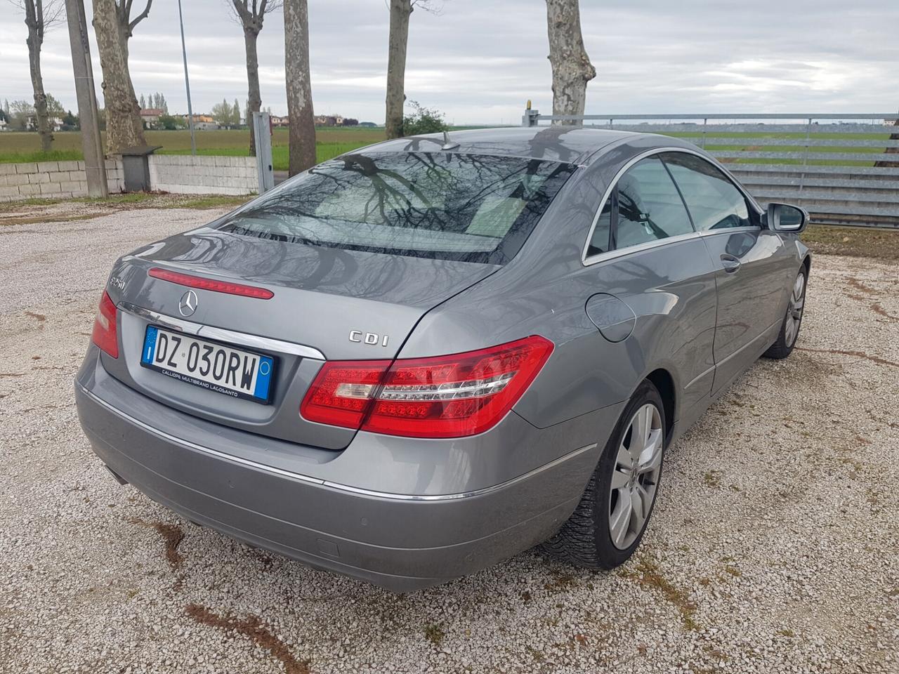Mercedes-benz E 250 E 250 CDI Coupé BlueEFFICIENCY Avantgarde