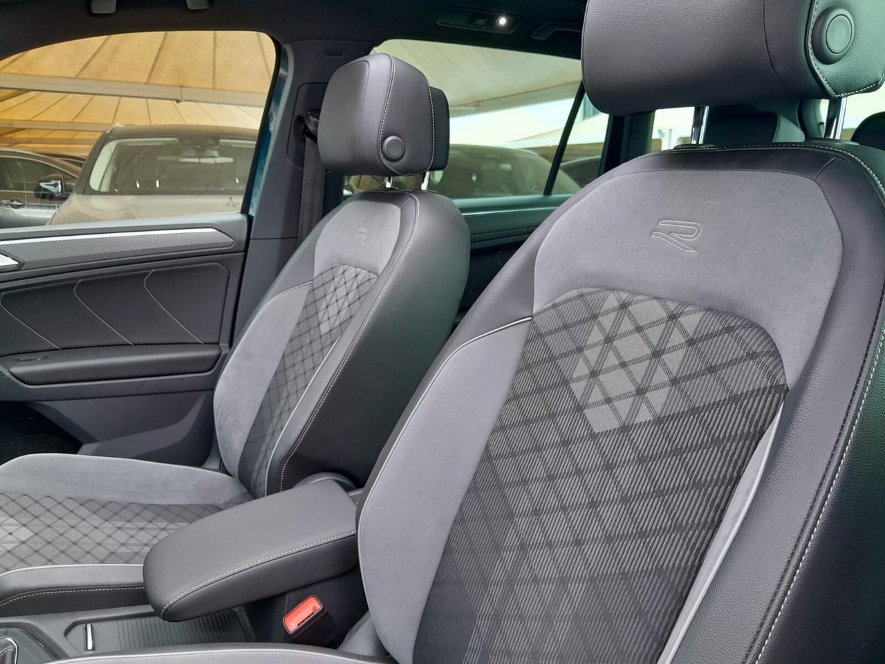 Volkswagen Tiguan 2.0 TDI 200 CV SCR DSG 4MOTION R-Line