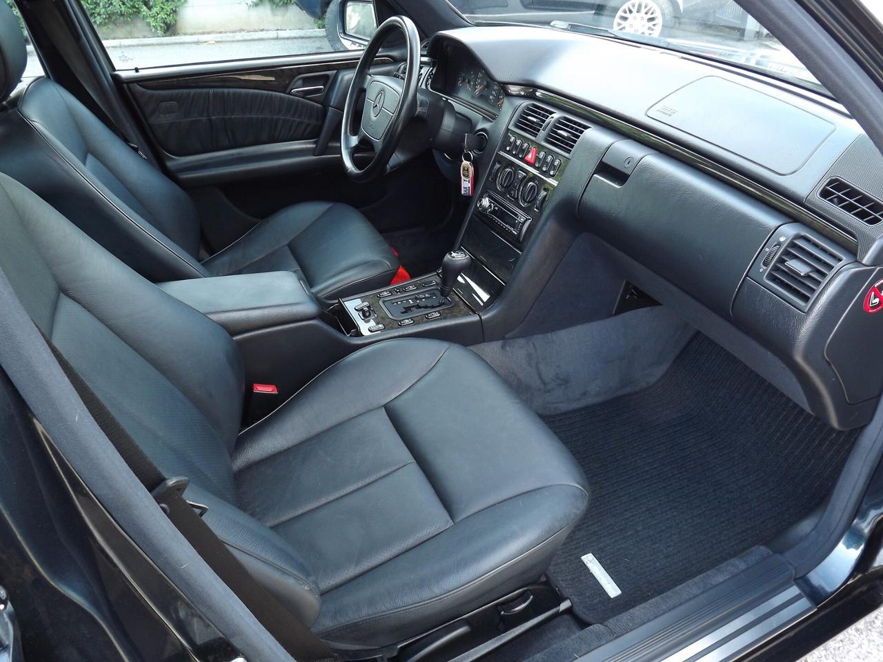Mercedes-benz E 300 turbodiesel cat Avantgarde ASI