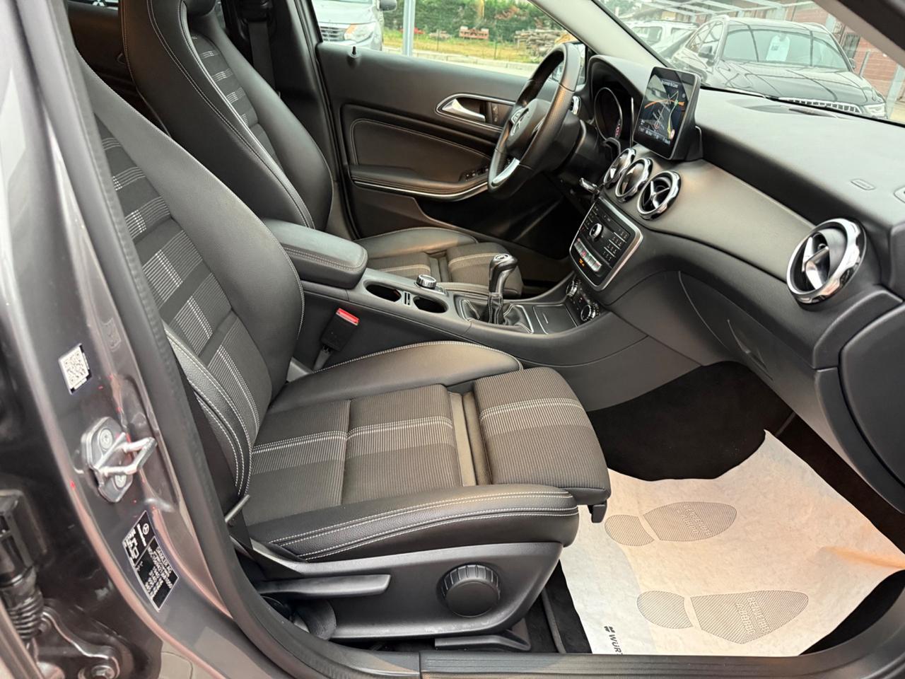 Mercedes-benz GLA 180 Premium EURO6