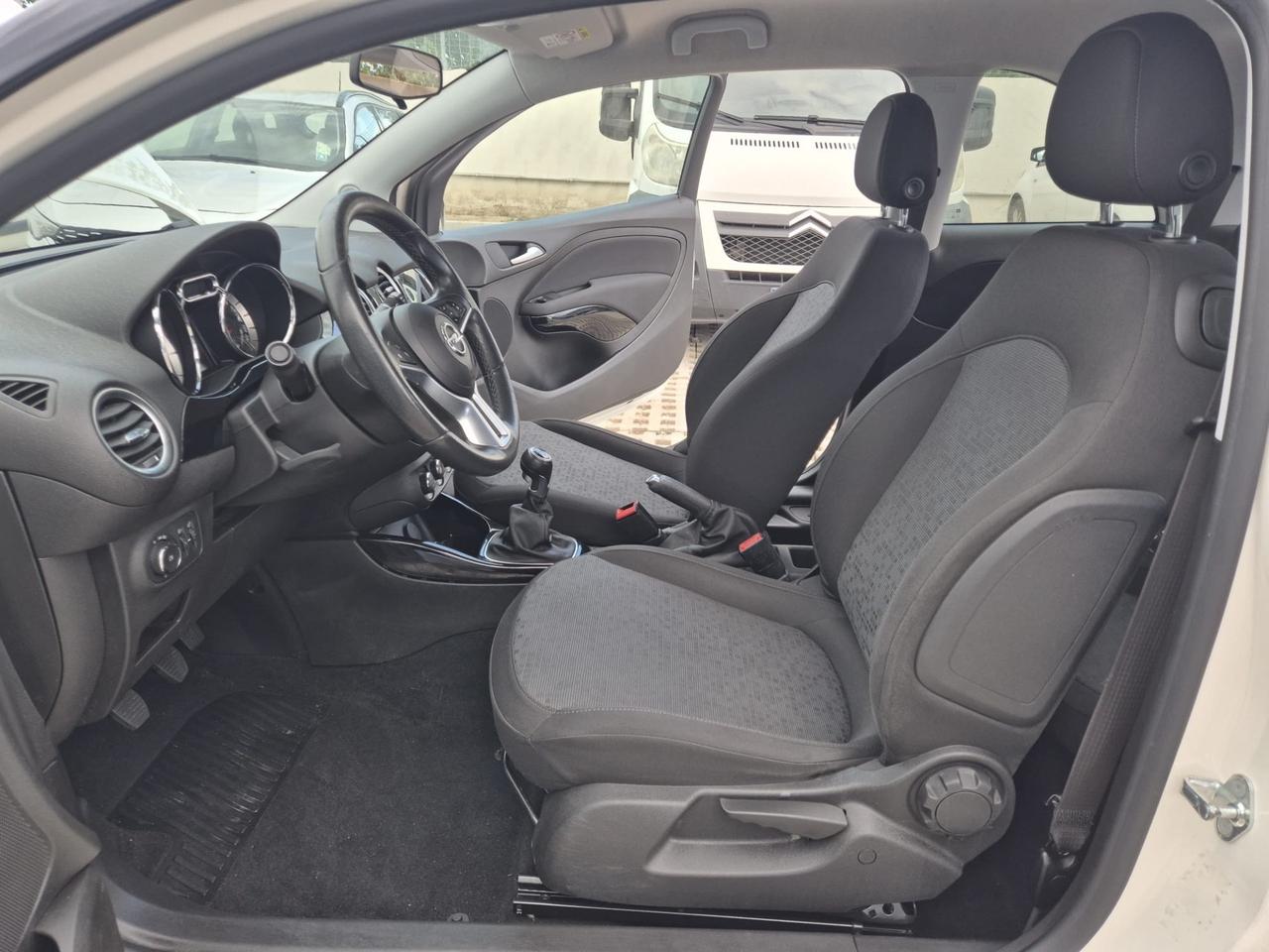 Opel Adam 1.4 87 CV GPL Tech Black Jack
