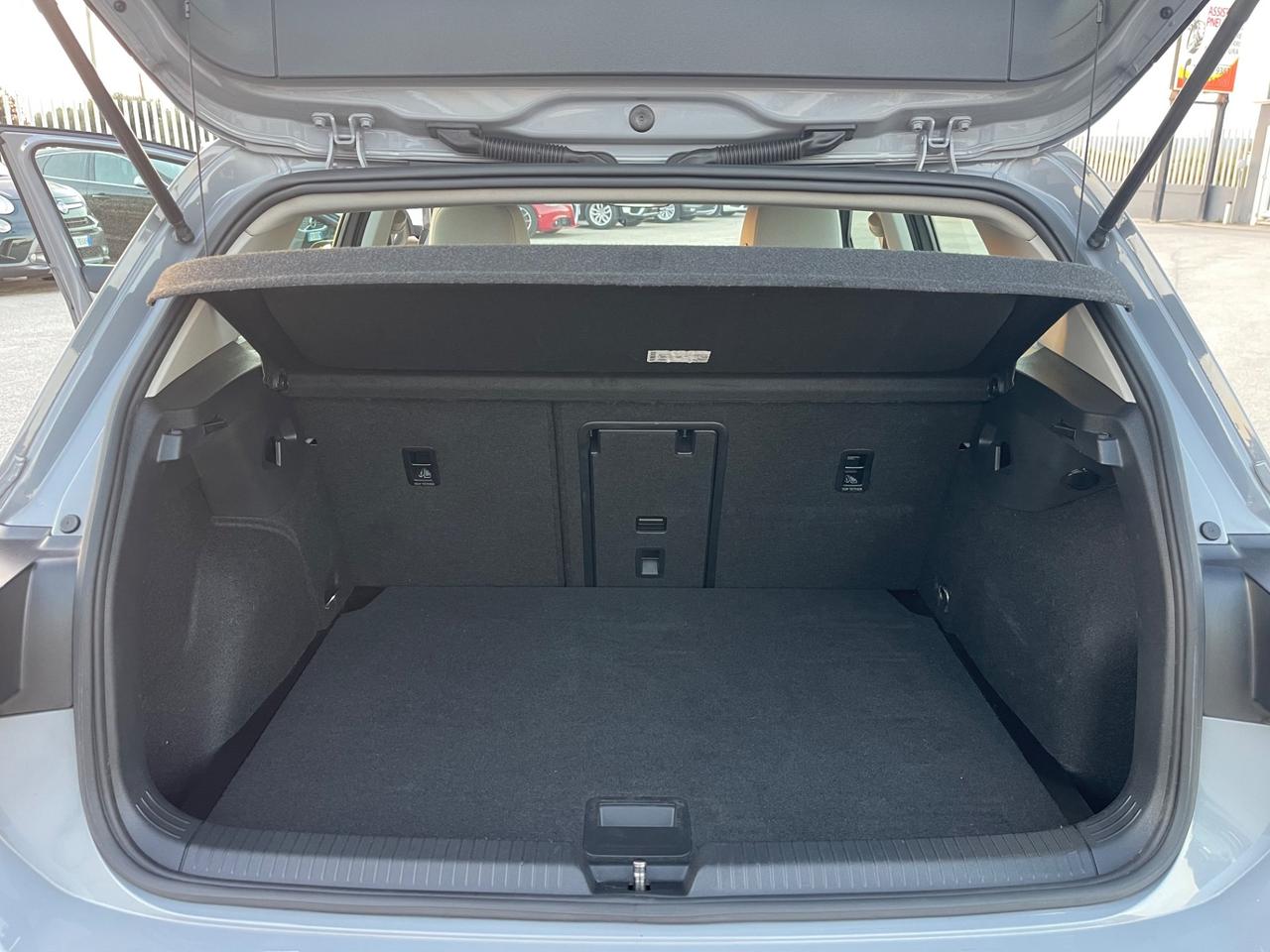 VOLKSWAGEN GOLF VIII 2.0 TDI DSG STYLE FULL MY21