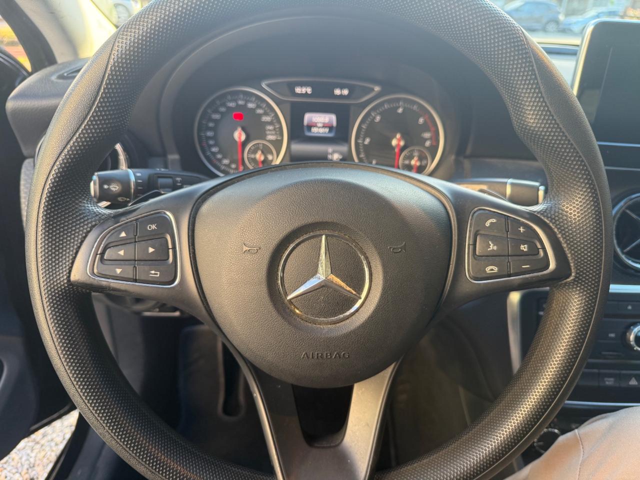 Mercedes-benz A 200 d Automatic Premium