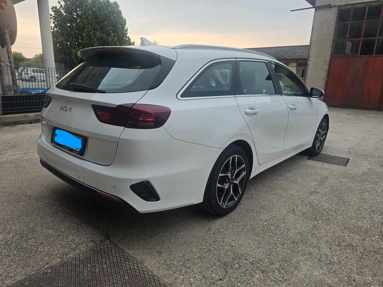 Kia Ceed Sportswagon 1.6 CRDi 136 CV MHEV DCT SW Business
