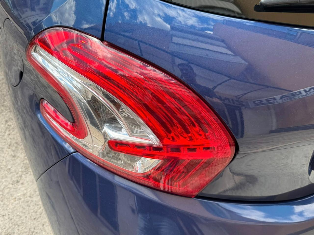 PEUGEOT 208 1.4 HDI 68 CV. ALLURE NAVI CERCHI