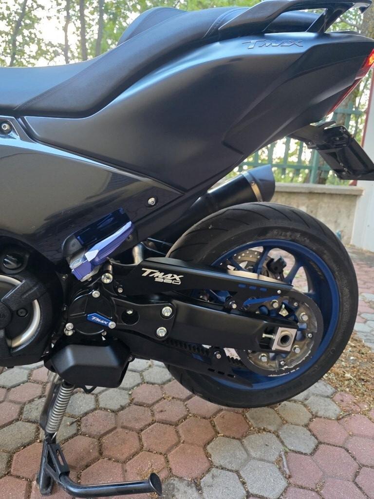 Yamaha TMAX 560
