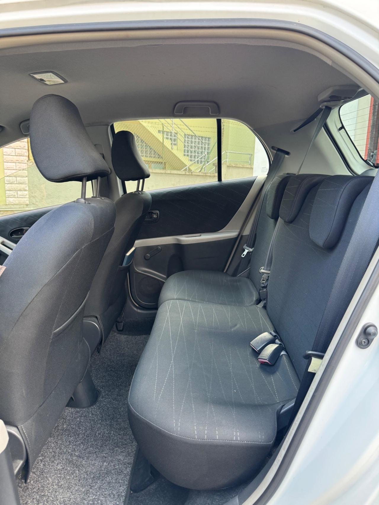 Toyota Yaris 1.0 5 porte