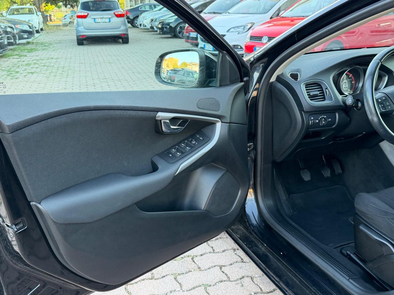 Volvo V40 D2 1.6 Summum