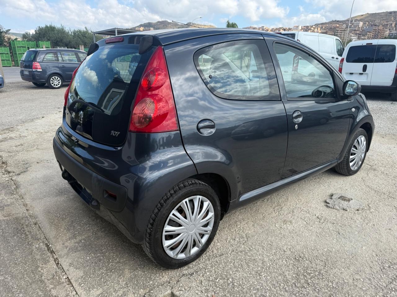 Peugeot 107 1.0 68CV 5p. Superga 2012