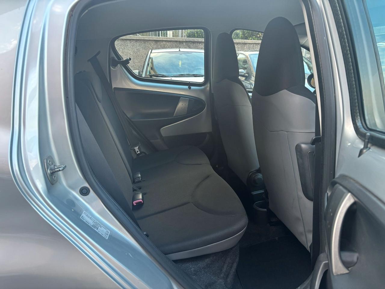Toyota Aygo 1.0 12V VVT-i 5 porte Active Connect