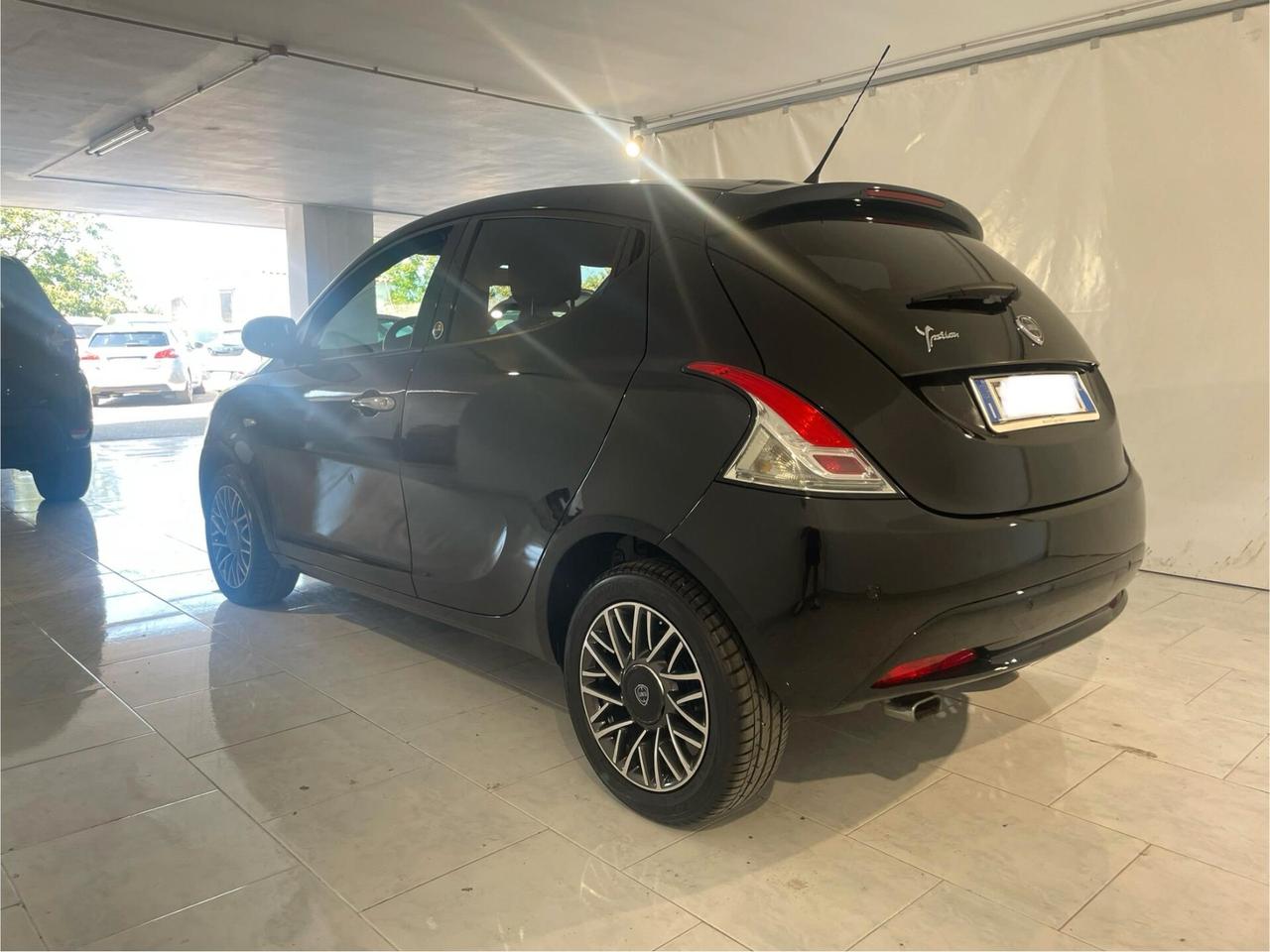 Lancia Ypsilon 1.2 GPL Ecochic Gold